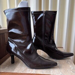 Elegant Brown Women's Boots
